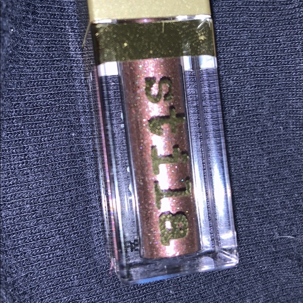 stila glitter & glow liquid eyeshadow
